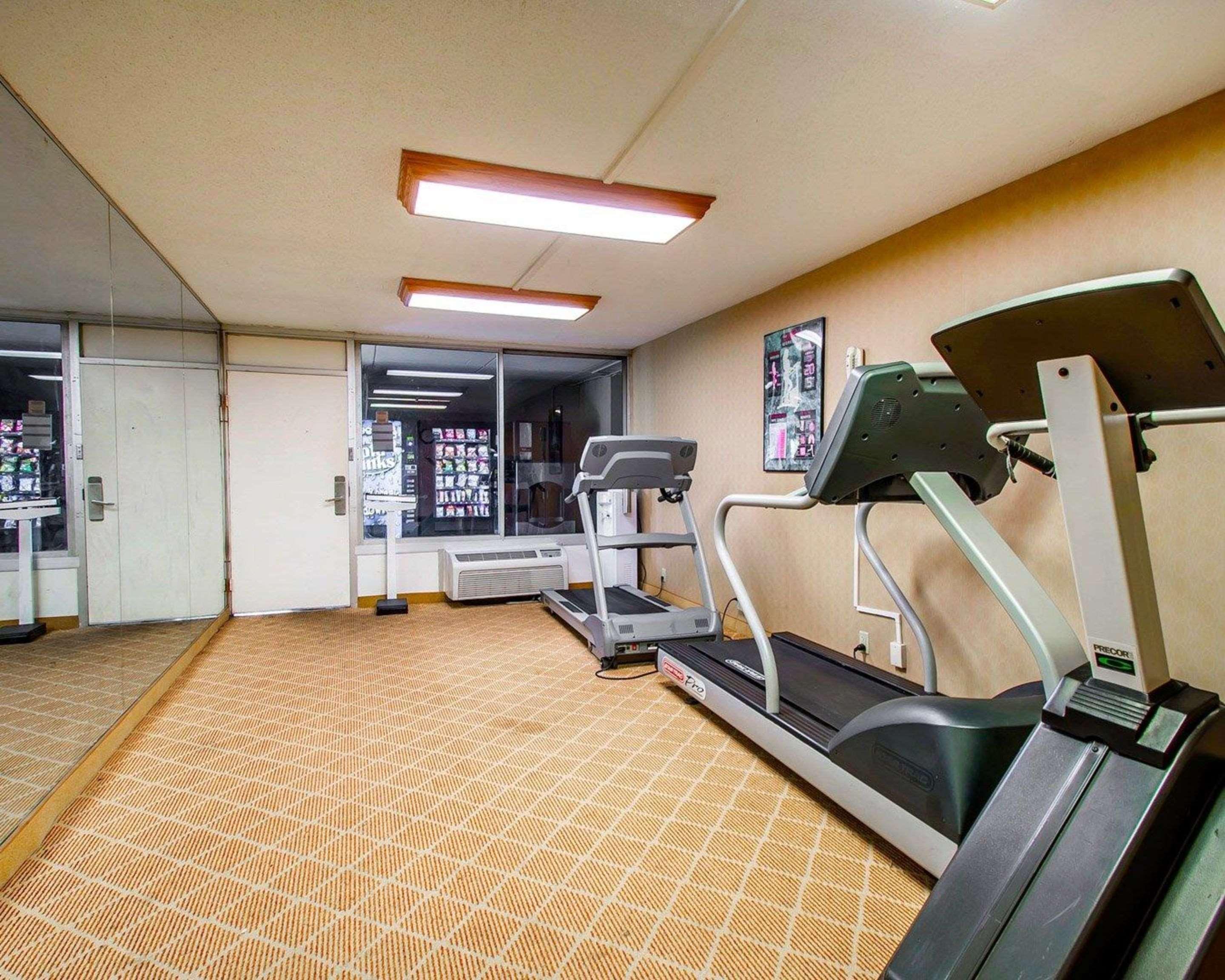 Clarion Inn & Suites Dothan South Ngoại thất bức ảnh
