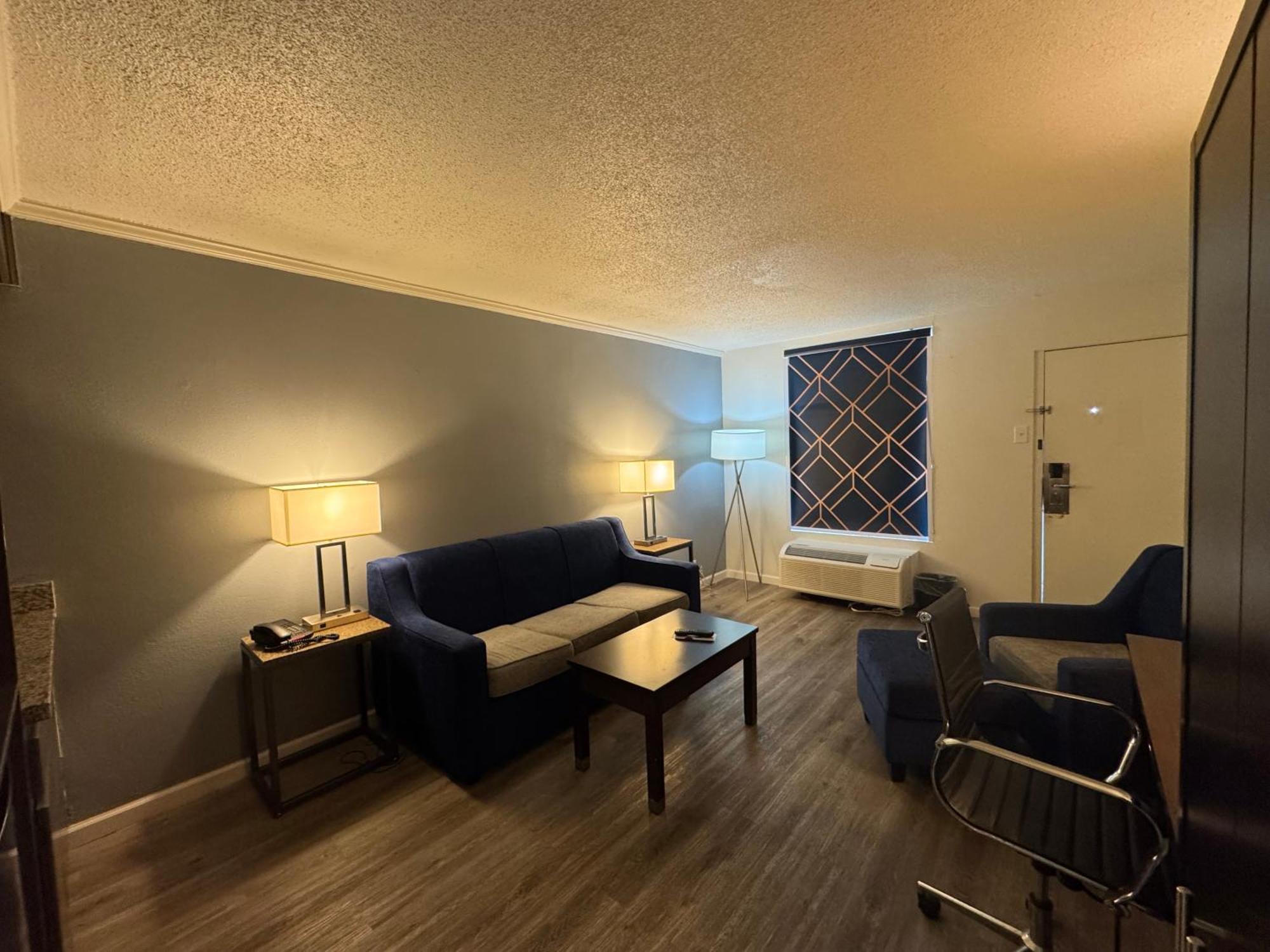 Clarion Inn & Suites Dothan South Ngoại thất bức ảnh