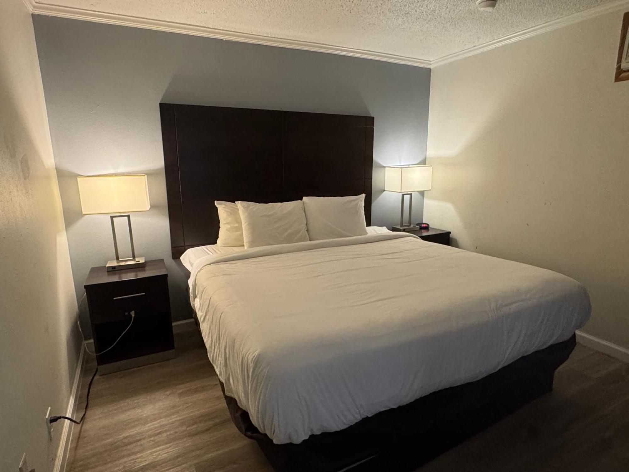 Clarion Inn & Suites Dothan South Ngoại thất bức ảnh