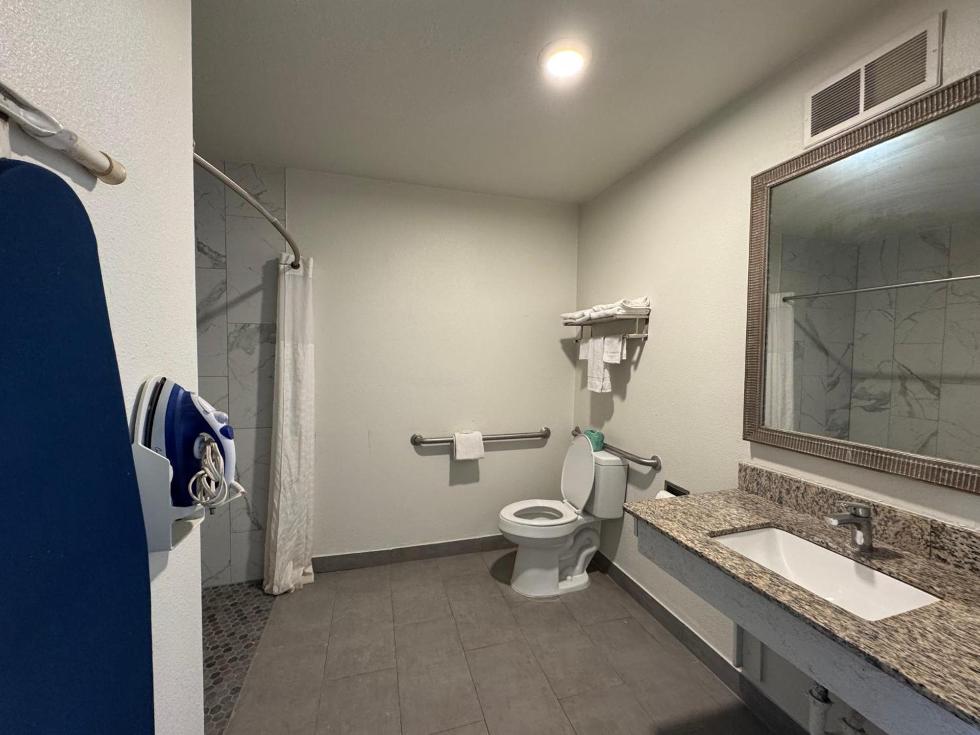 Clarion Inn & Suites Dothan South Ngoại thất bức ảnh