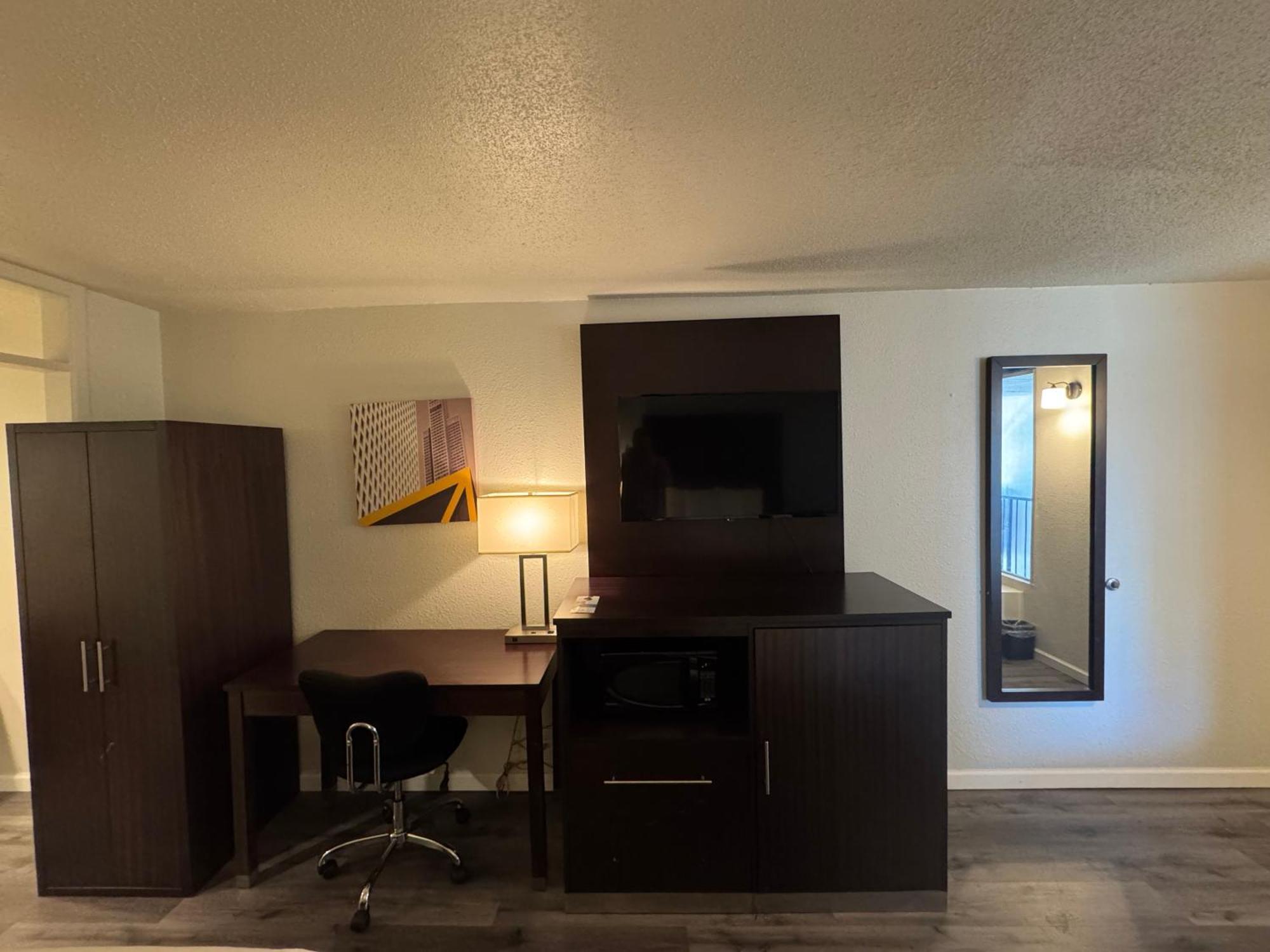 Clarion Inn & Suites Dothan South Ngoại thất bức ảnh