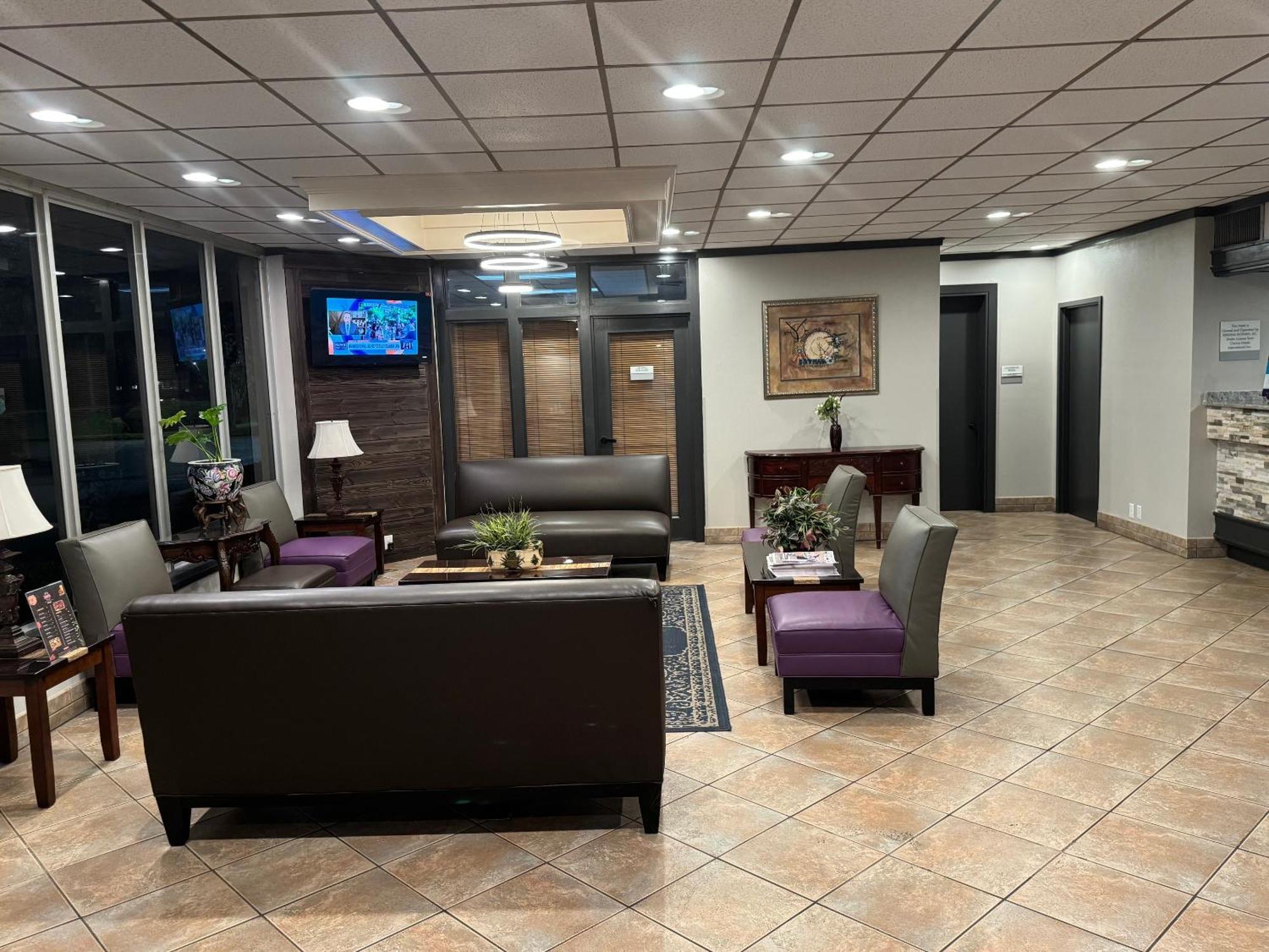 Clarion Inn & Suites Dothan South Ngoại thất bức ảnh