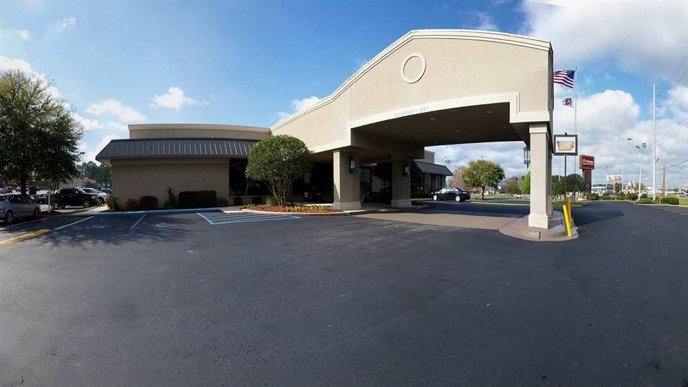 Clarion Inn & Suites Dothan South Ngoại thất bức ảnh